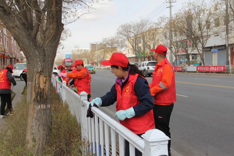 1618823041902074.jpg 清洗集镇路段护栏.jpg