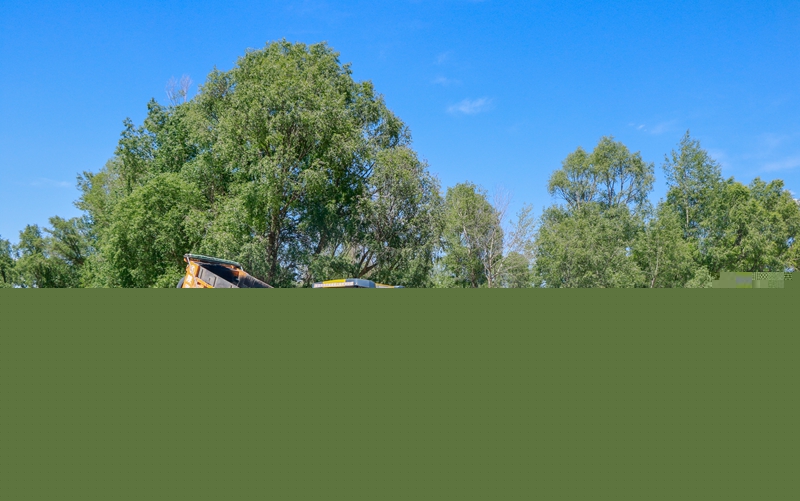 1591783498337616.jpg 沥青混凝土罩面施工现场.jpg