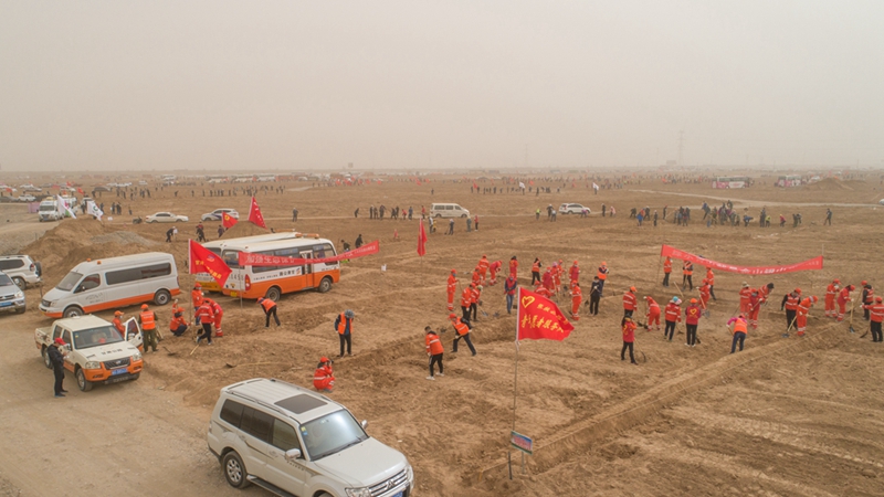 1586601121486950.jpg 劳动现场 钟晓亮 摄.jpg