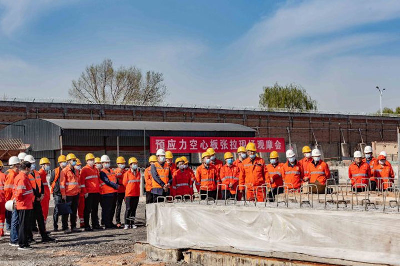 1587720324722144.jpg 2.专业技术人员现场讲解工艺流程.jpg