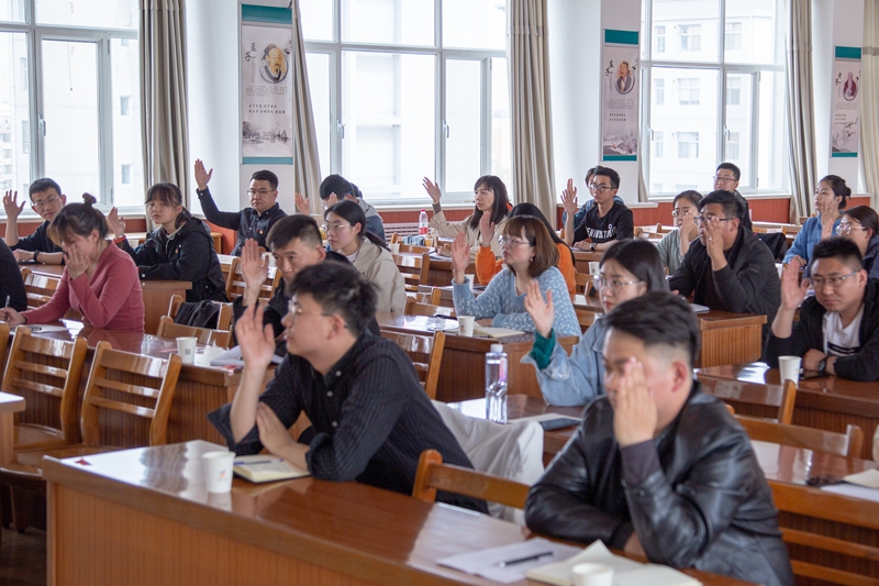 1619513473186128.jpg 表决通过选举办法.jpg