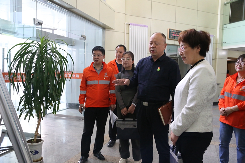 1591092646995646.jpg 参观局机关文化阵地建设.JPG