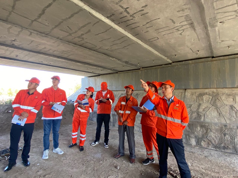 1631094545801230.jpg 对重点桥梁开展防汛安全检查.jpg