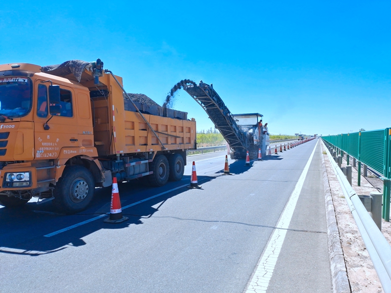 1622020297488031.jpg 路面铣刨.jpg