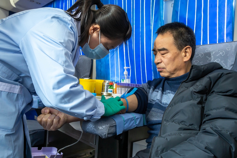 无偿献血 张啸天.jpg