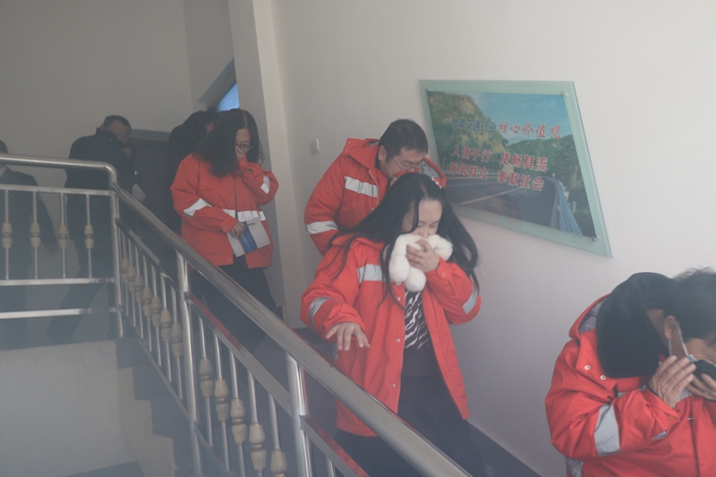 1609837443403292.jpg 安全逃生演练.JPG