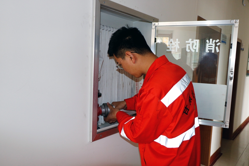 1589529741456809.jpg 对办公楼消防设施进行检查.JPG