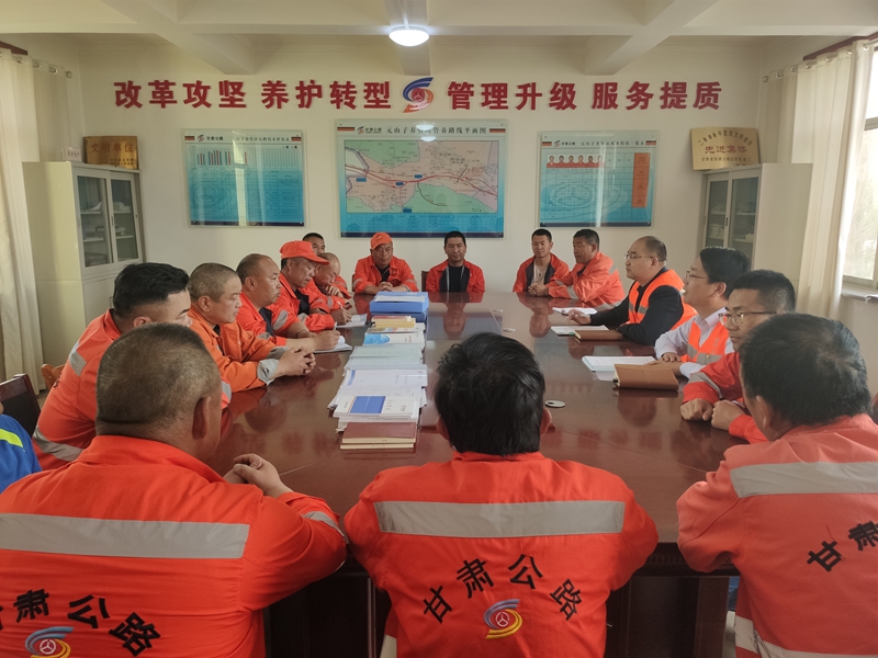 1622541603376963.jpg 召开座谈会.jpg