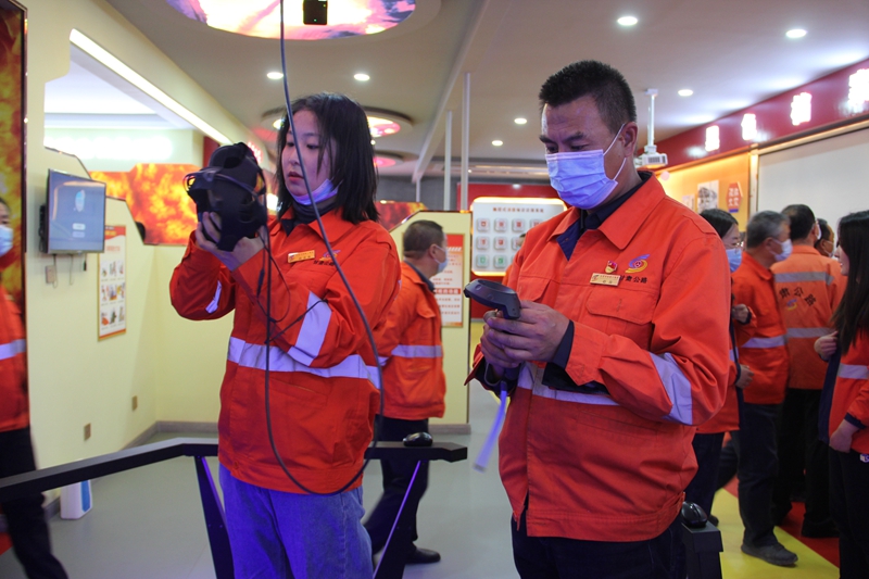 1615801912784837.jpg 体验VR火灾现场.JPG