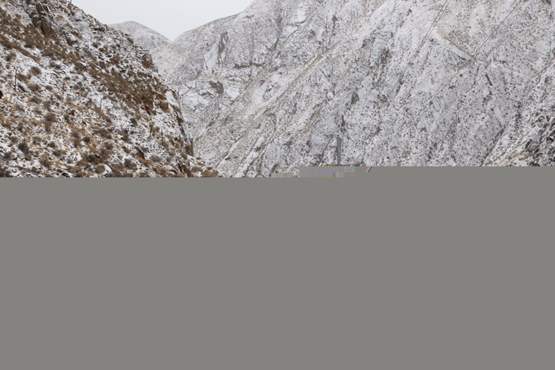 1575020213684358.jpg 2.S313线撒铺防滑料(张啸天摄).jpg