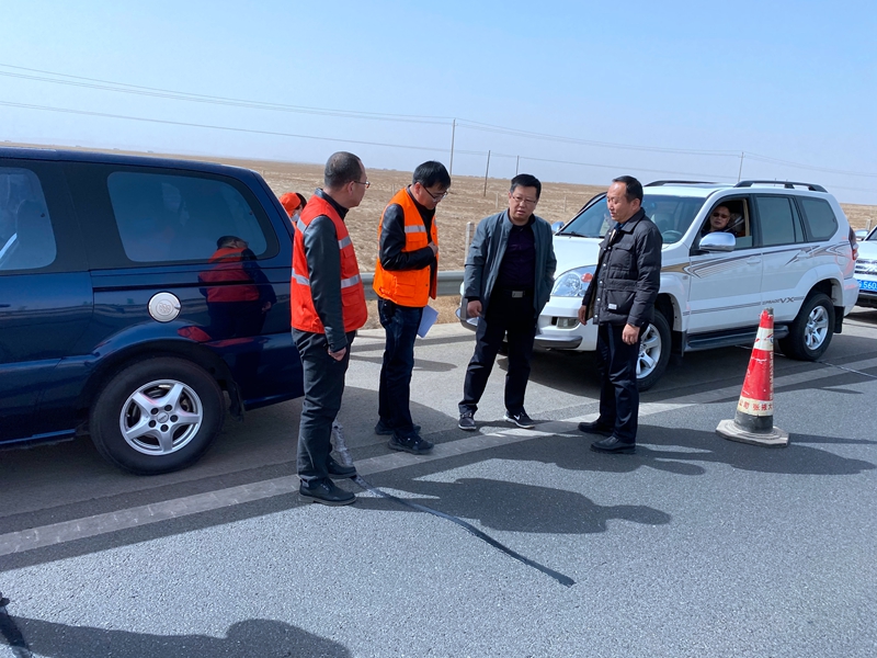 1616662421416413.jpg 查看高速公路养护工作.HEIC.JPG