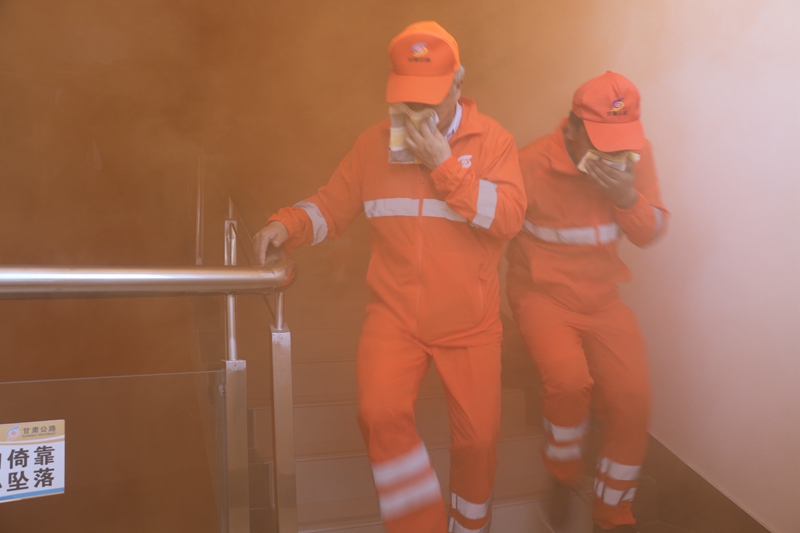 1591959113267313.jpg 高养中心开展消防应急演练.JPG