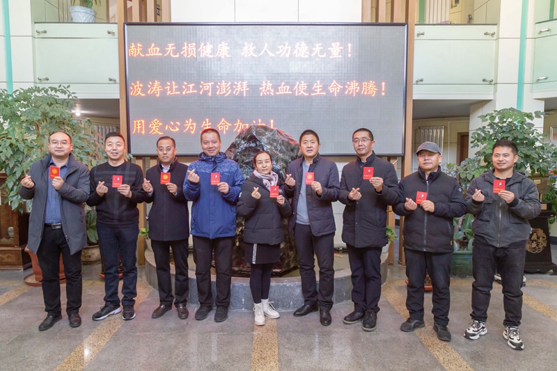 合影留念 张啸天.jpg