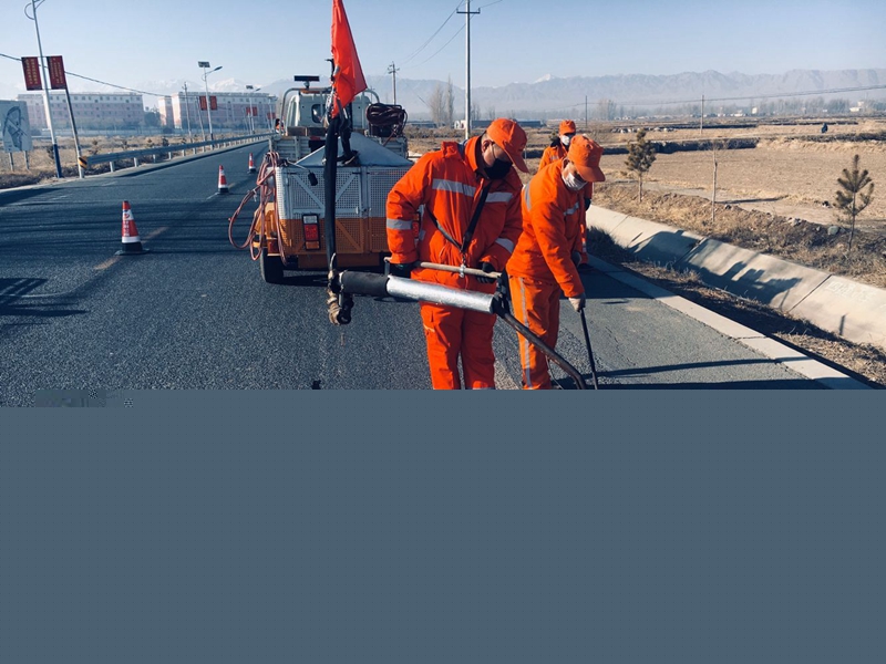 S301线路面灌缝陈全胜摄.jpg