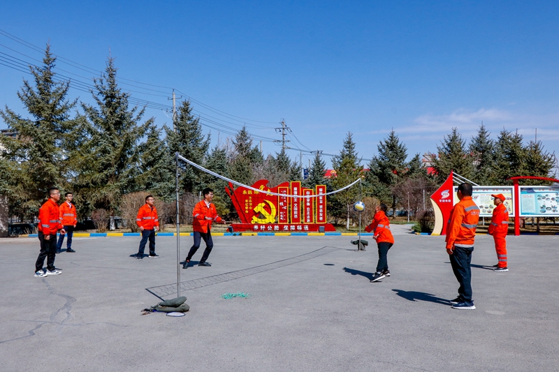 民乐公路段职工开展气排球比赛（杨明月  摄）.jpg