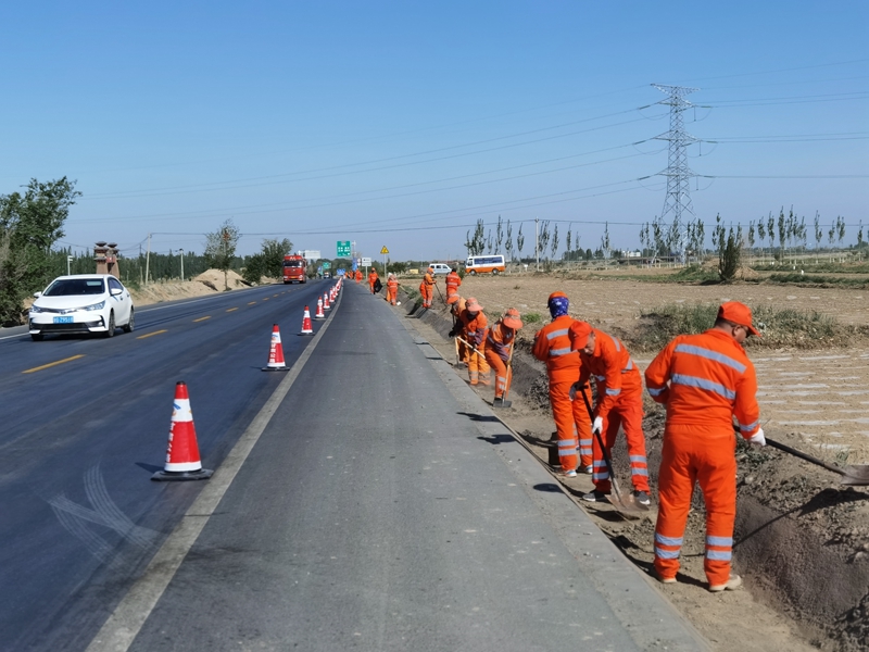 1620976279624744.jpg 集中整治路域环境.jpg