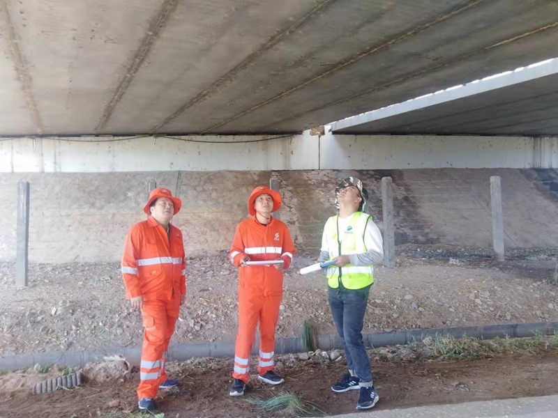 1631784717418299.jpg 桥梁检查.jpg