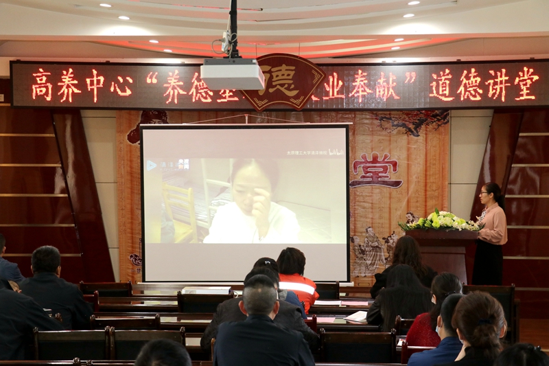 1587721454468882.jpg 观看抗疫短视频.jpg