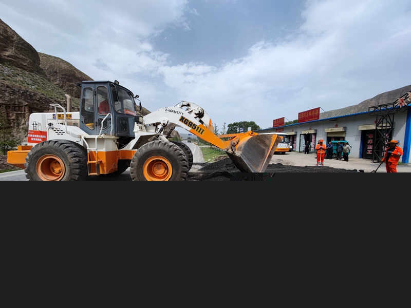 1624437710682134.jpg 1.硬化路口 程富学摄.jpg