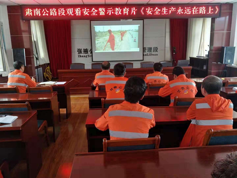 闫明君摄 (2).jpg