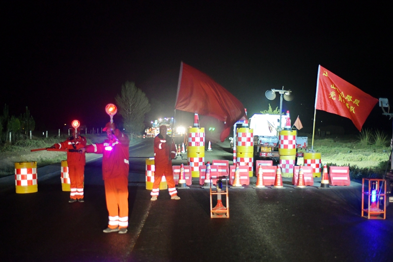 1622529993144452.jpg 安全指挥车辆交替通行卡点.jpg