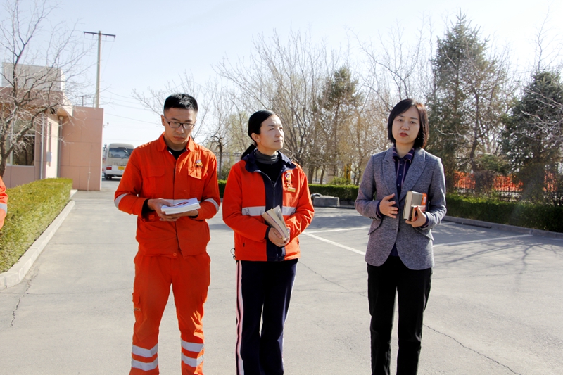 1618823257414465.jpg 职工畅谈读书心得.JPG